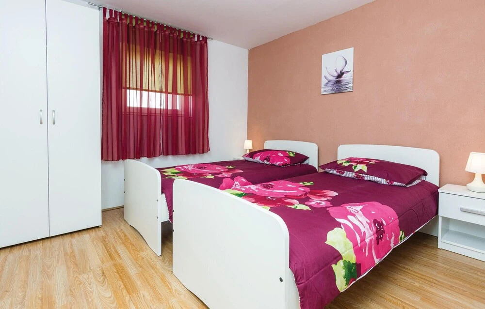 Two-Bedroom Holiday Home In Sukosan