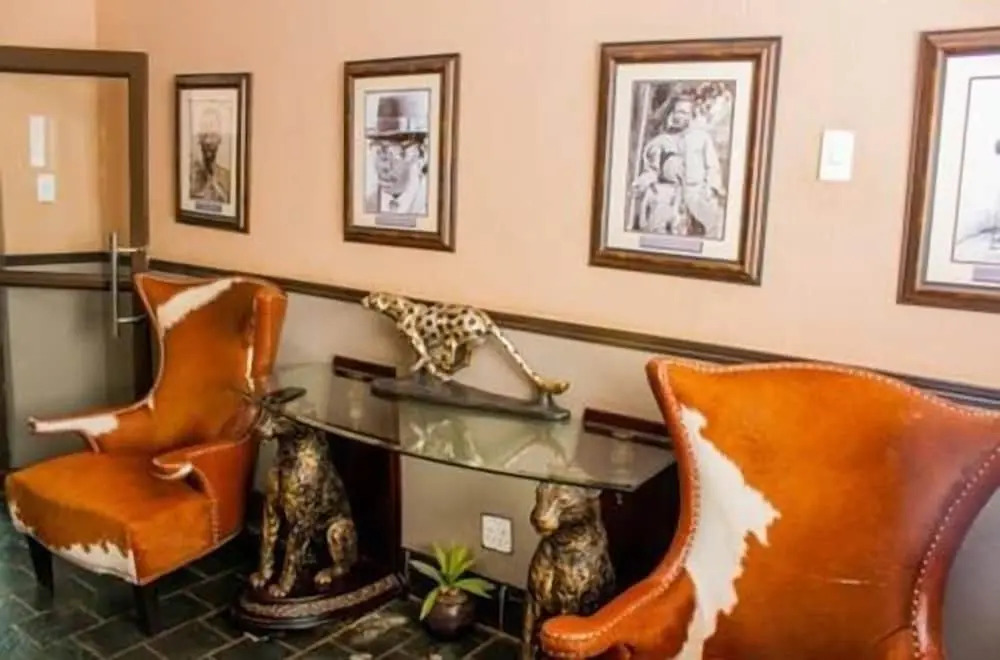 Kings Hotel And Gallery