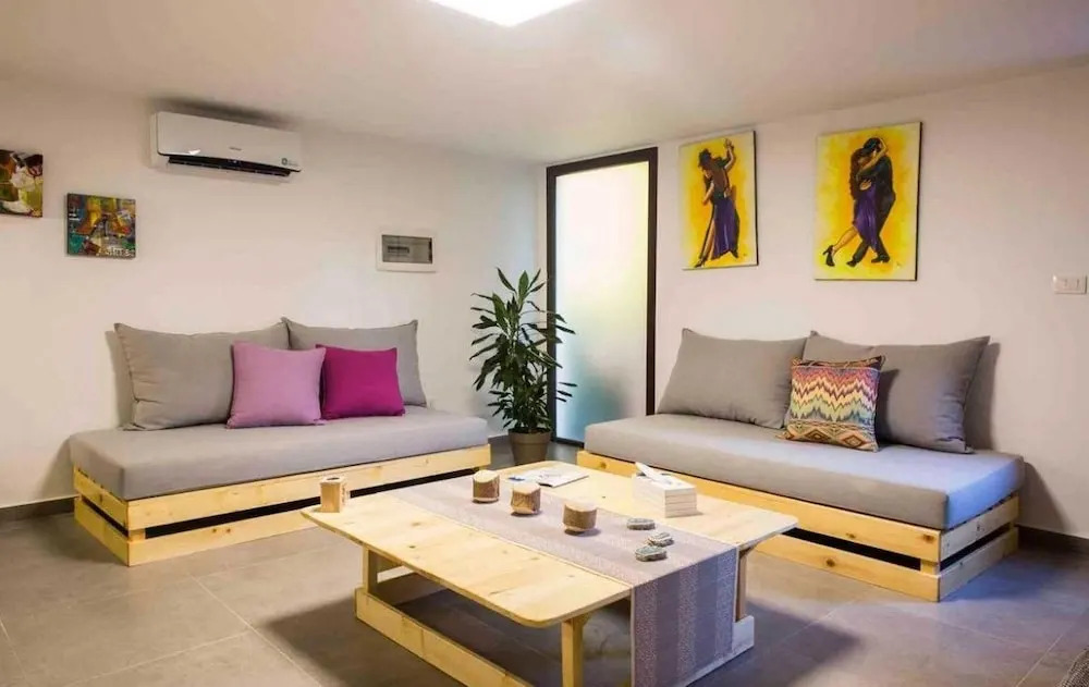 Old Town Guesthouses-Batroun
