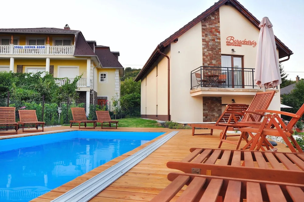 Barackvirág Apartmanház