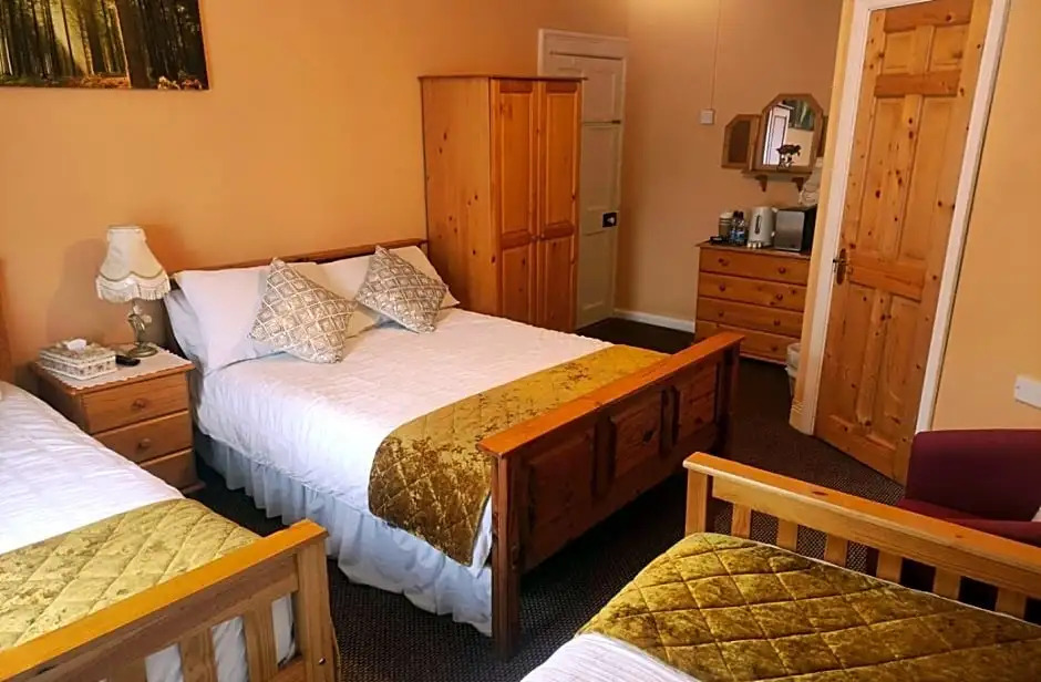 Inishross House