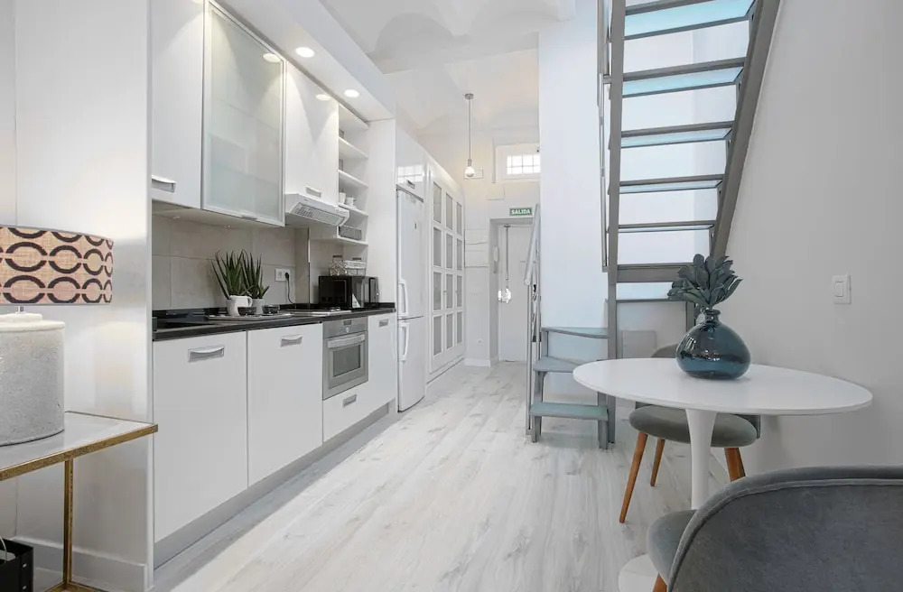 Penthouse With Private Terrace & Balcony in Plaza Mayor Square. Plaza Mayor IV