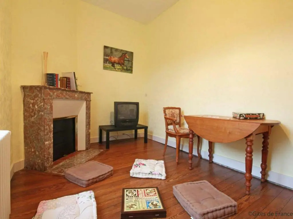 Gîte Neuvy-au-Houlme, 5 pièces, 9 personnes - FR-1-497-11