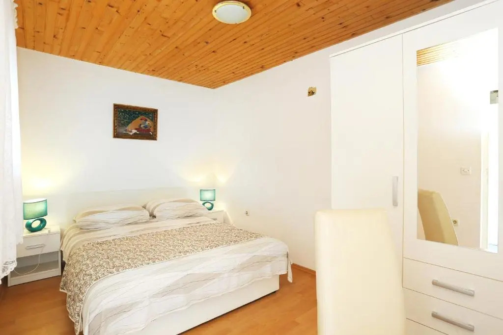 Family friendly seaside apartments Sevid, Trogir - 19105