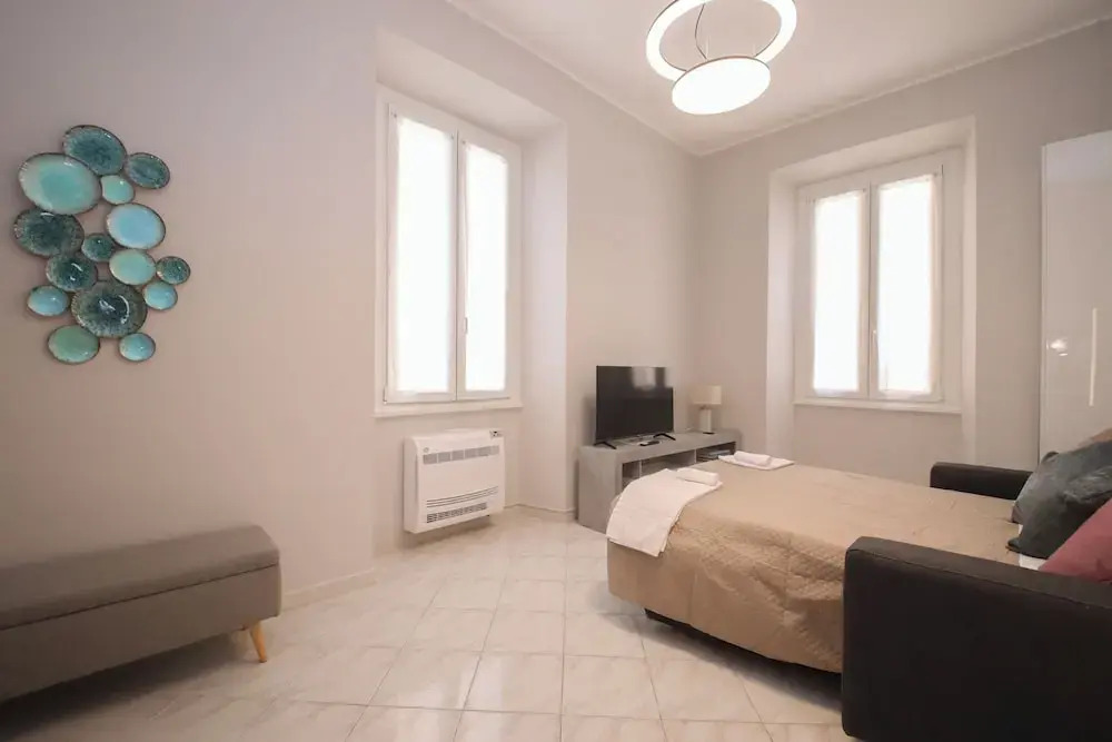 Rome Flat 42 by Ghor