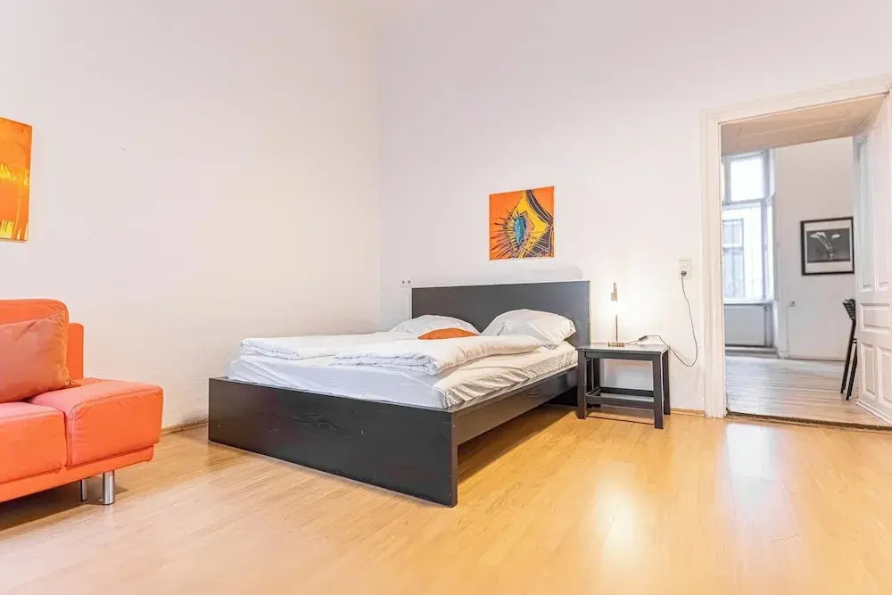 Cozy 2BR Apt With Great Connectivity