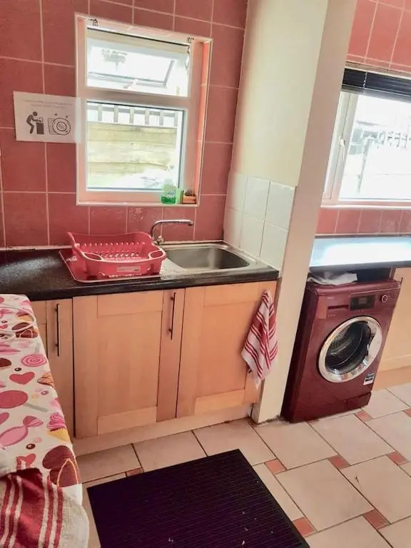 Private King En-Suite bedroom close to MediaCityUK/Old Trafford