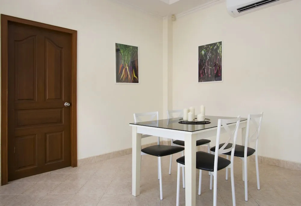 Avoca Pool Villas