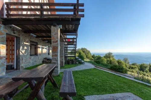 Hostgost at Čupino Sokače