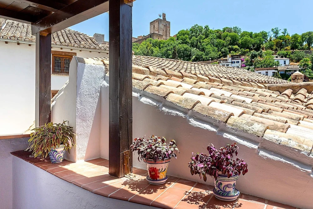 Luxury House in Granada Center Reyes II