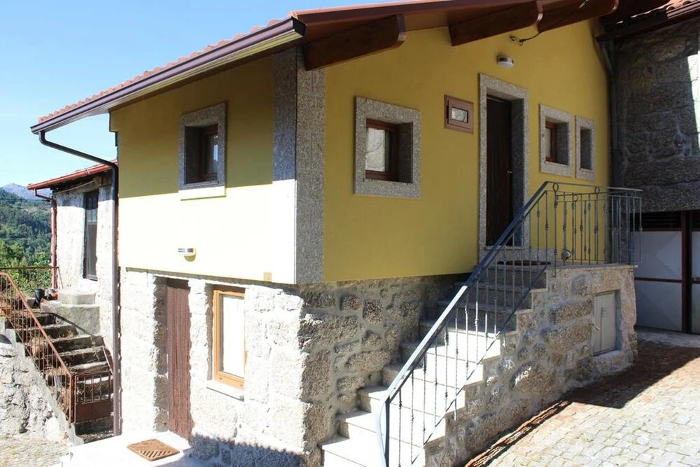 House With 2 Bedrooms in Soengas, With Wonderful Lake View and Balcony
