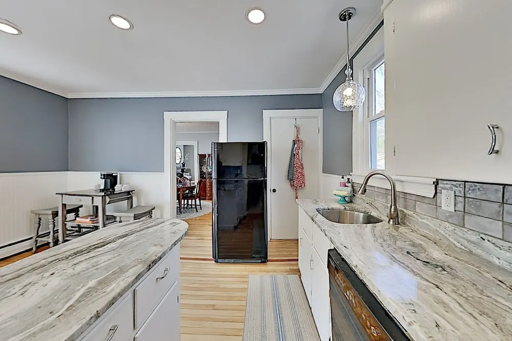 Adorable & Updated In The Heart Of Freeport 3 Bedroom Home