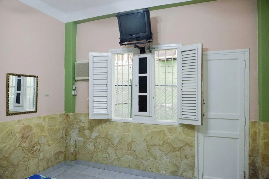 B&B Lupe - Room 1, A Perfect Bedroom At Havana