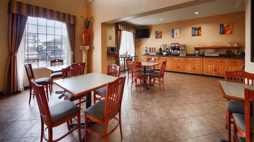 Best Western Windsor Pointe Hotel & Suites-Frost Bank Center