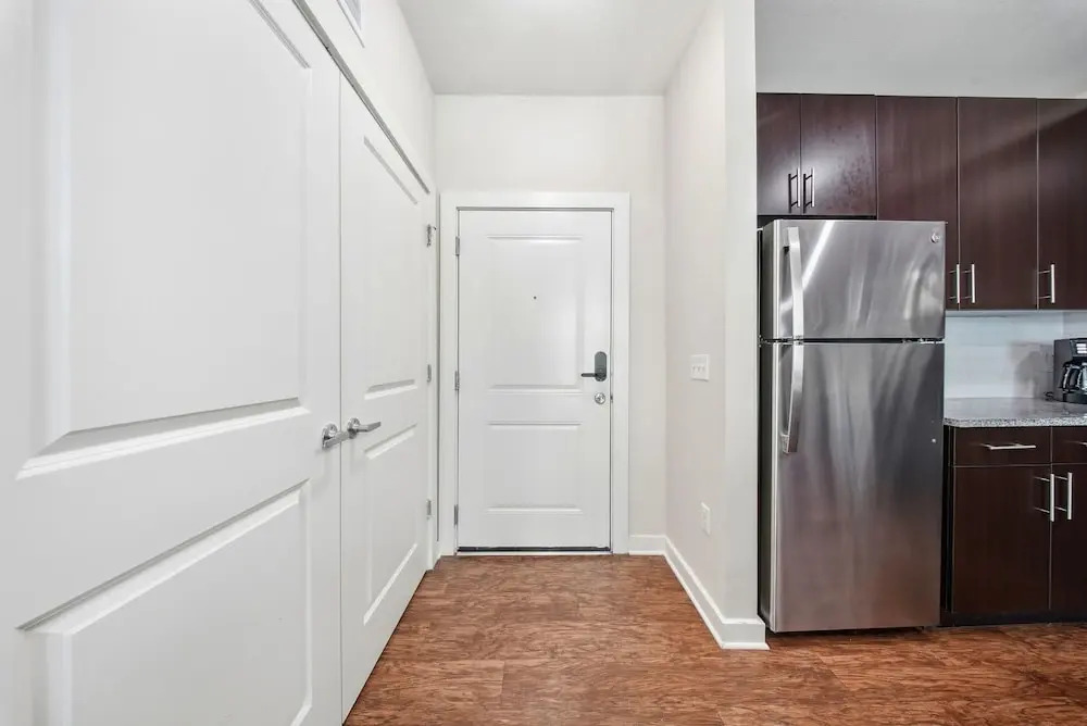 Modern 2BR w Pool Pet-friendly Unit 17