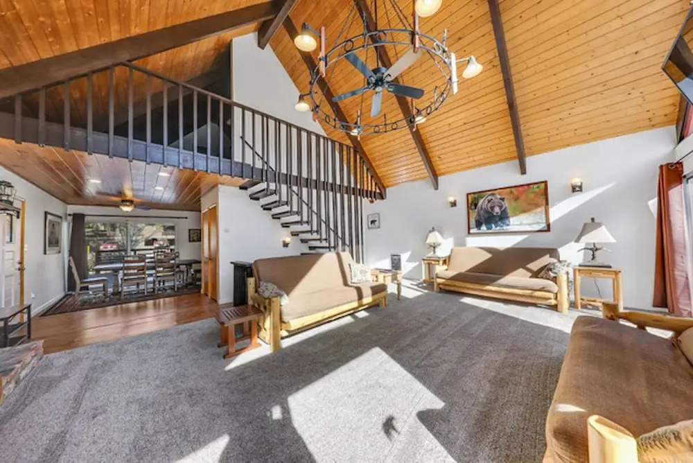 Silver Pines Lodge