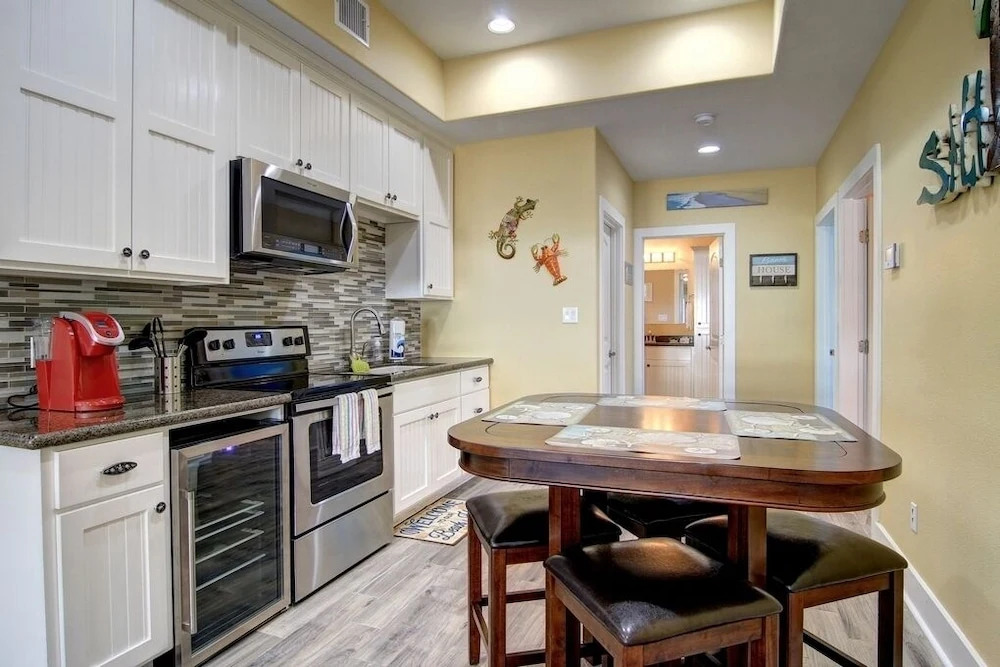 Coral - 2 Br Apts