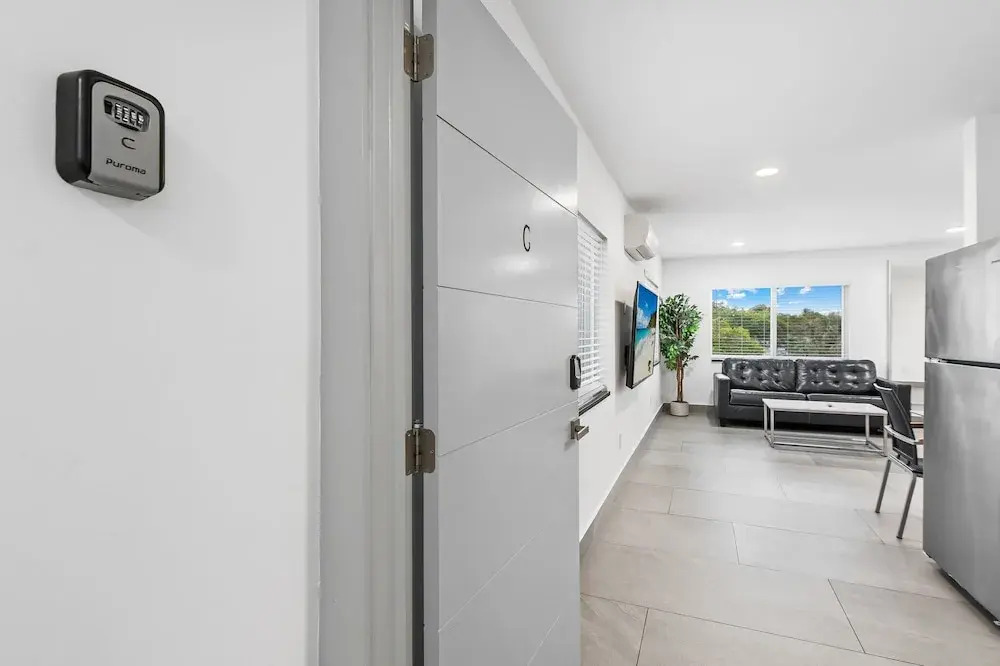 Unique Retreat - Unit C: Charming 2nd-floor Escape