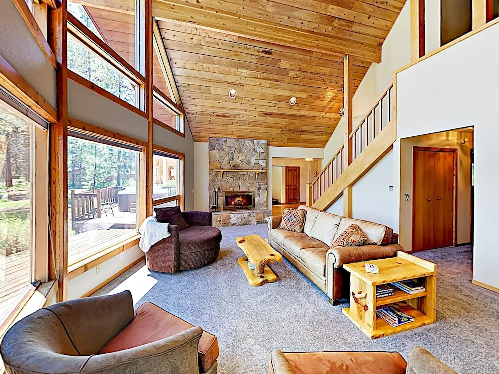 River Hideaway W/ Boat Slip, Kayaks & Hot Tub 4 Bedroom Home