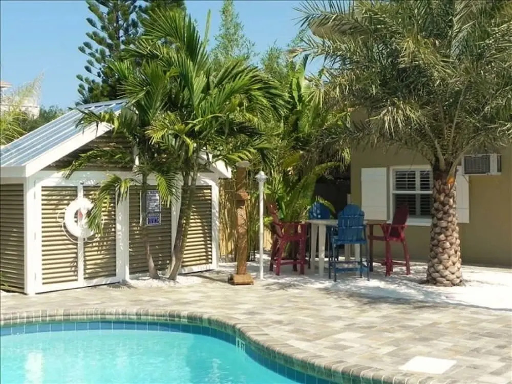 Coconut Grove Resort by Techtravel
