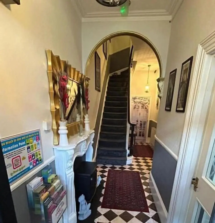 The Lyndhurst Guest house