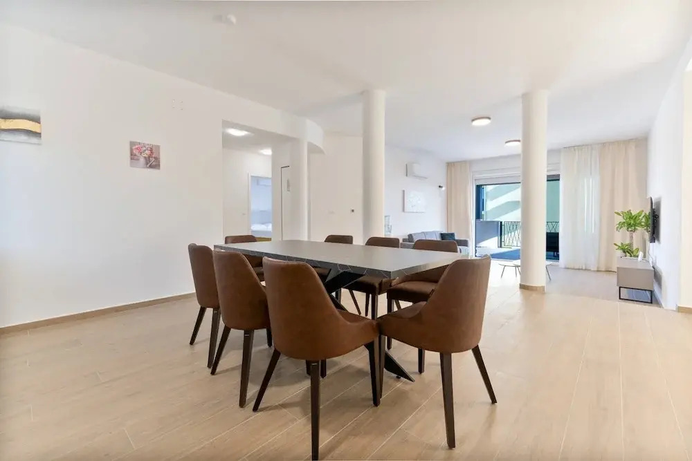 Luxury Living at Horizon Retreat