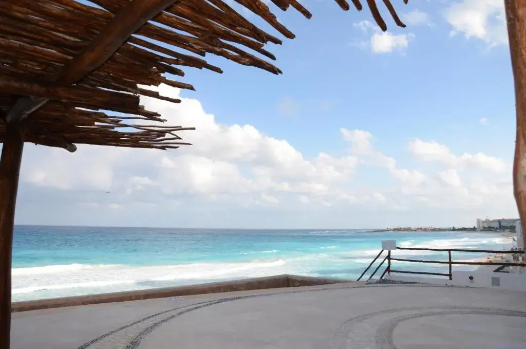 AR Cancun Plaza
