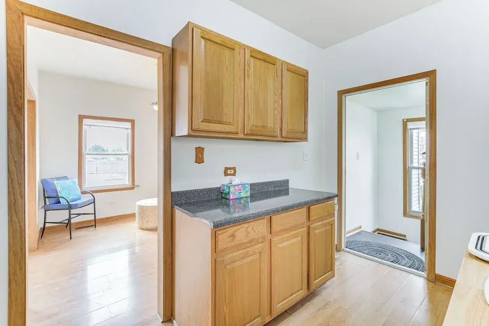 Pet Friendly: 8 Mi to Chicago - Fenced Backyard!