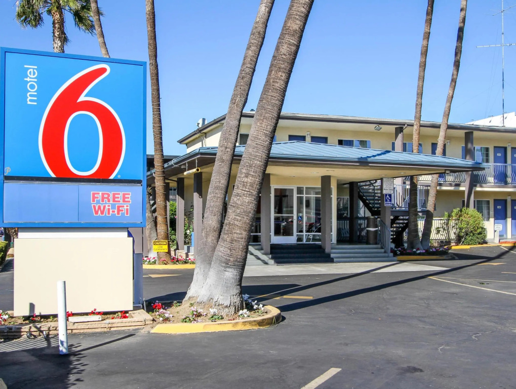 Motel 6 San Diego, CA Airport Harbor