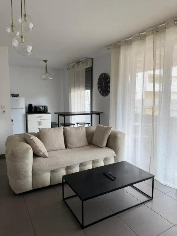 T2 Port Marianne avec balcon et place de parking