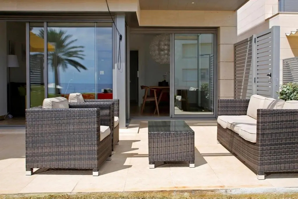 AT051 A pocos metros de la playa, equipamiento completo, piscina comunitaria