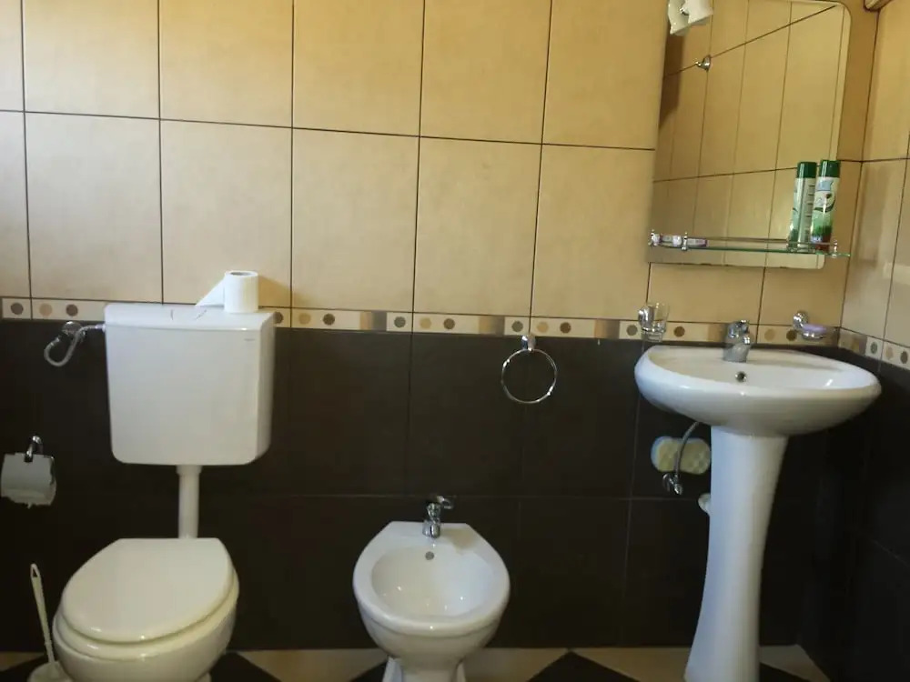 Hoxha rooms