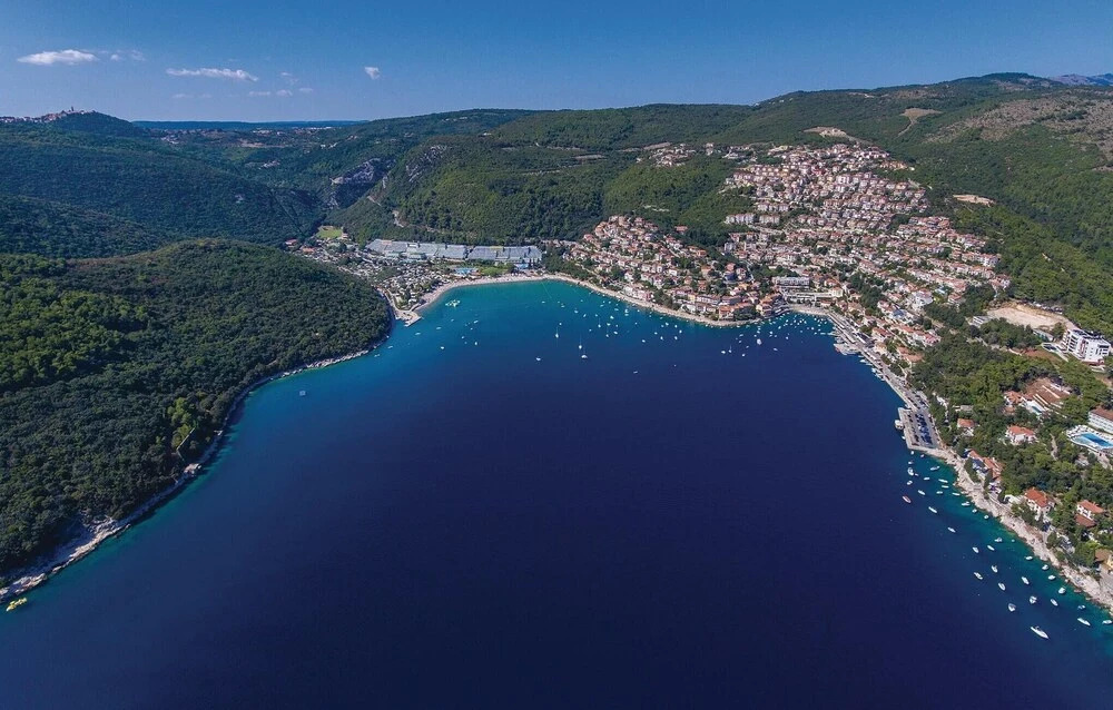 4 Bedroom Beautiful Home In Rabac