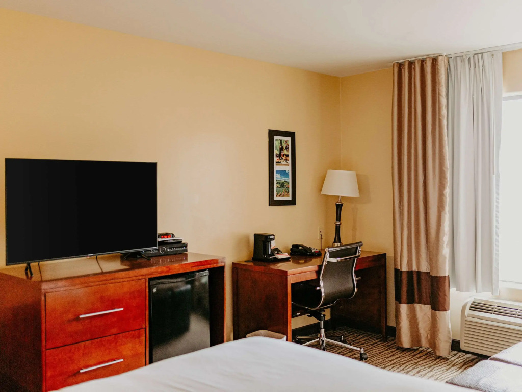 Comfort Inn Pomona near Fairplex