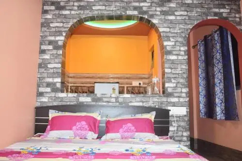 12 Homestay Apartments