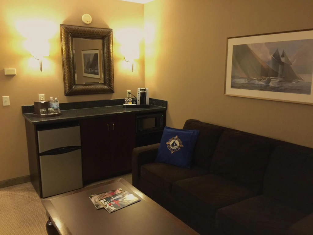 Salem Waterfront Hotel & Suites