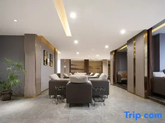 Yilong Yunshang Time Light Luxury Homestay