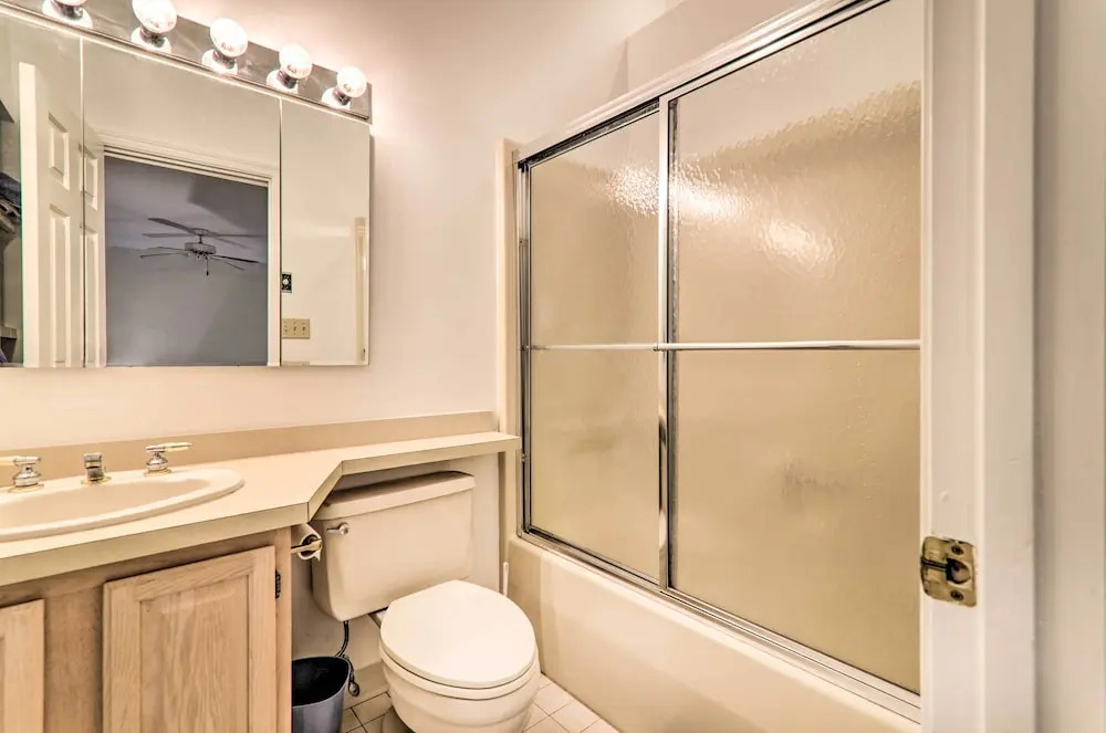 Charming Lake Harmony Townhouse w/ Balcony!
