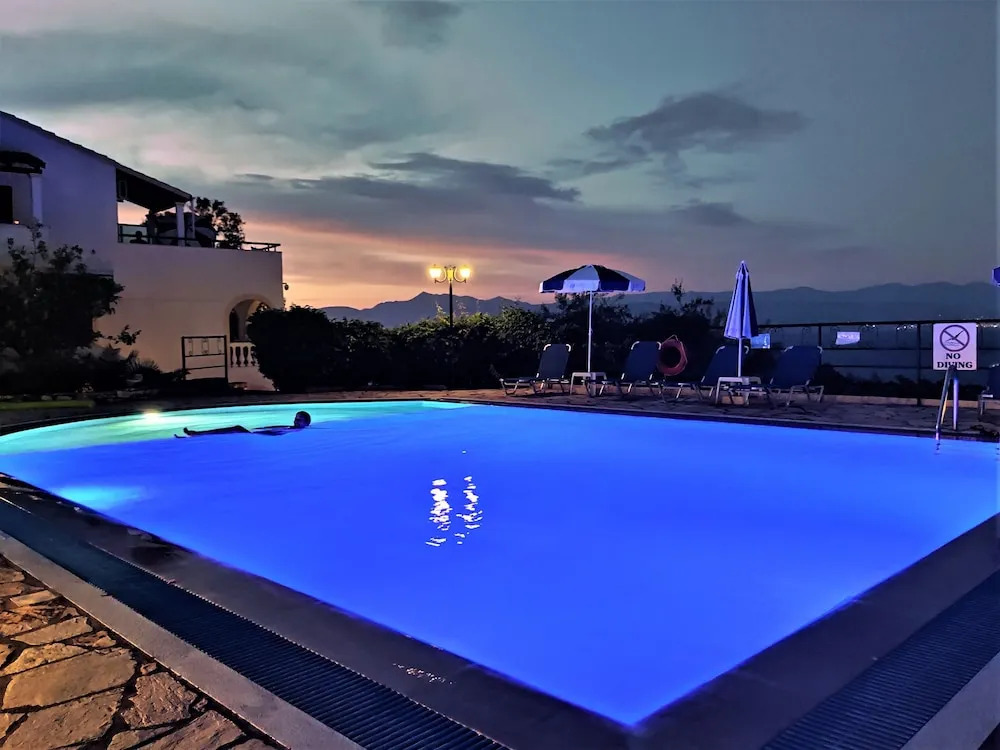 Dionysos Studios & Apartmets
