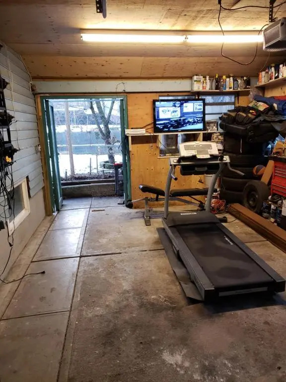 Surrey chic 2 bdrm basement unit