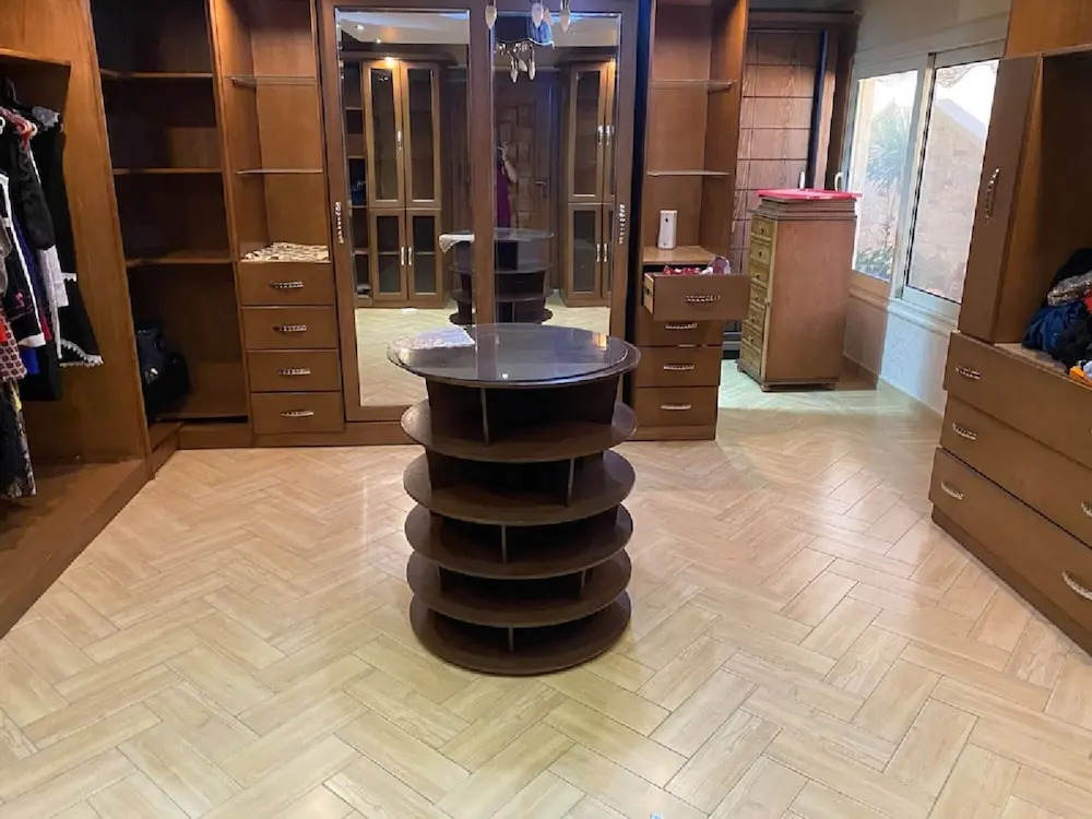 Penthouse Apartment  Pyramids view