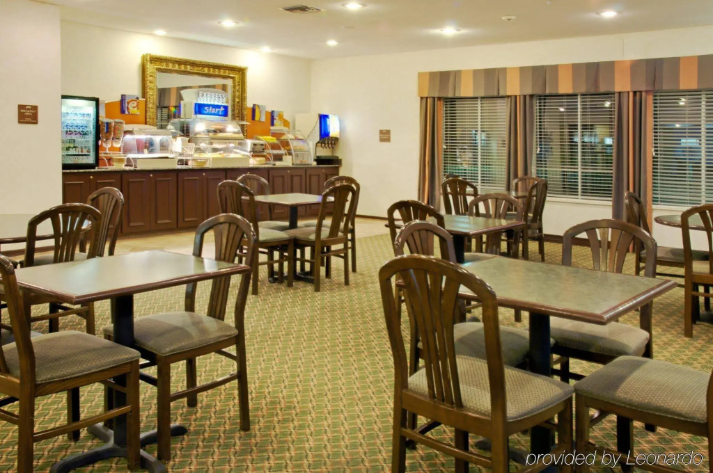 Holiday Inn Express Hotel & Suites Livingston by IHG