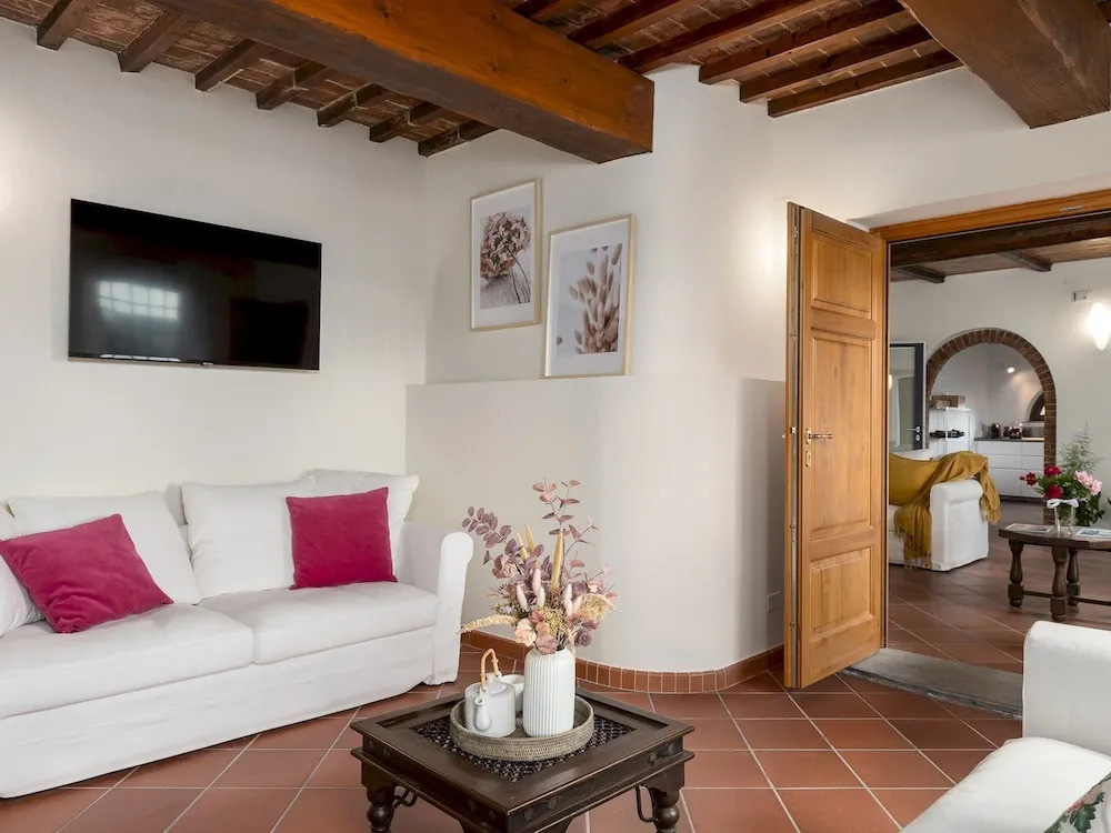 TENUTA FRANCIGENA 8, Emma Villas