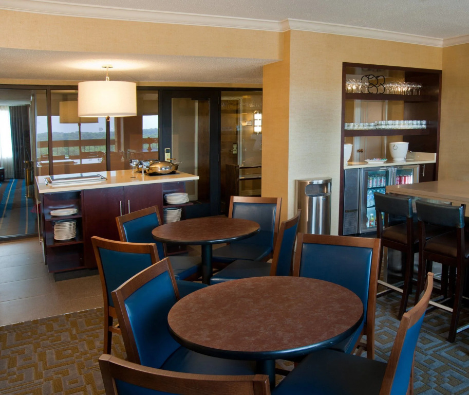 Sheraton Westport Plaza