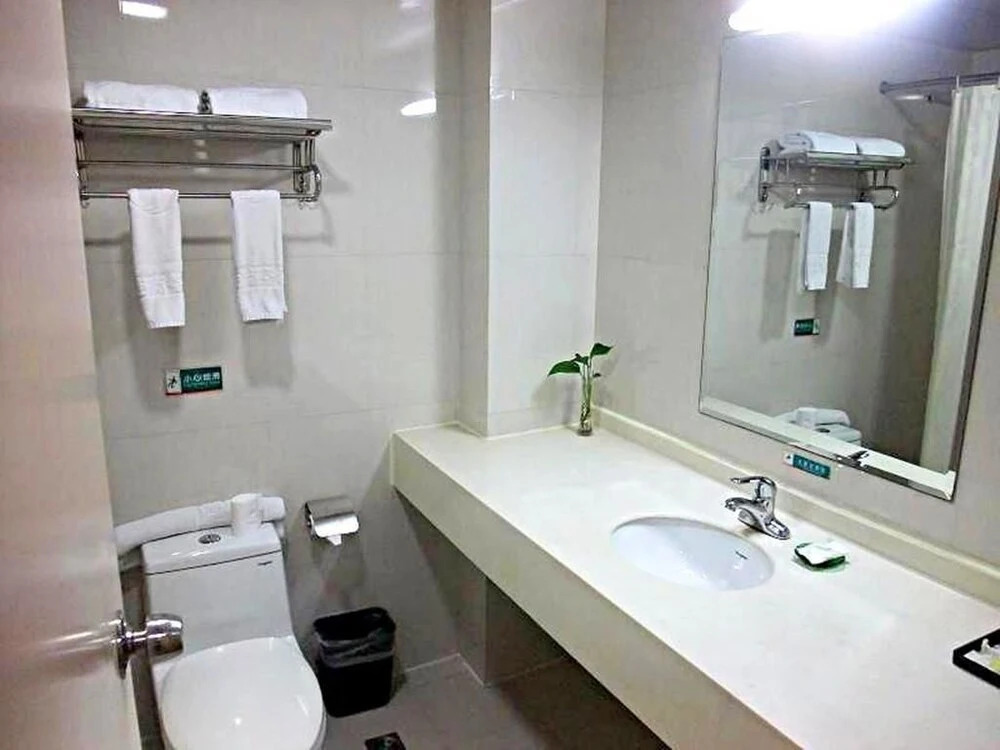 Hundred Chain Business Hotel