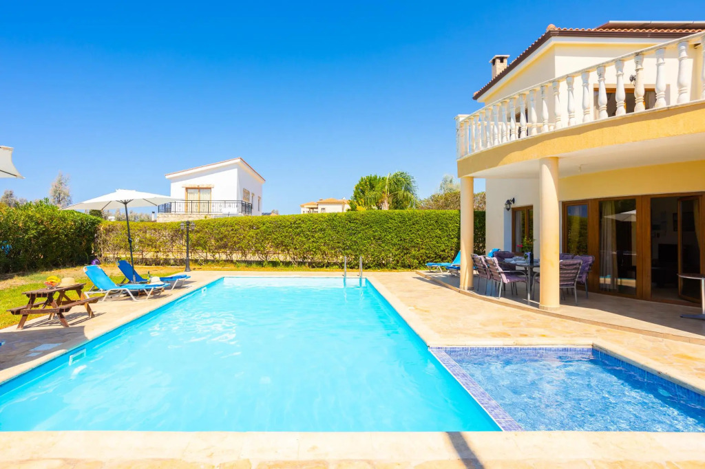 Villa Tsikkos Tessera