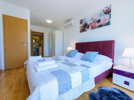 Apartment Bayview