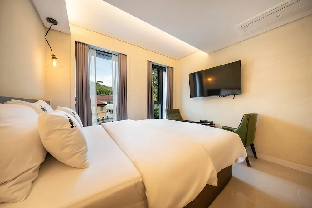 Hotel Moon