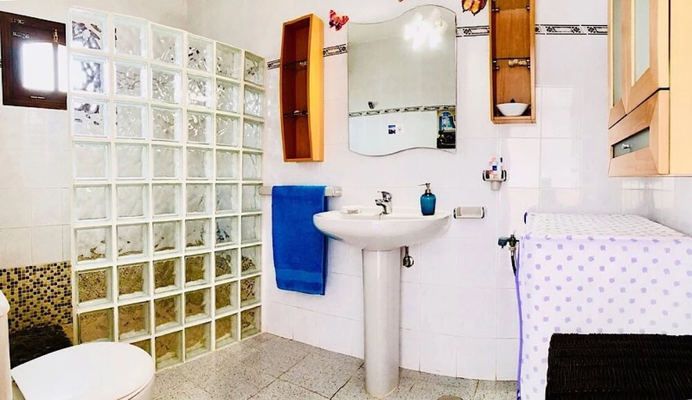 Apartment Oleada With sea Views and Wifi on the Seafront in Caleta de Caballo