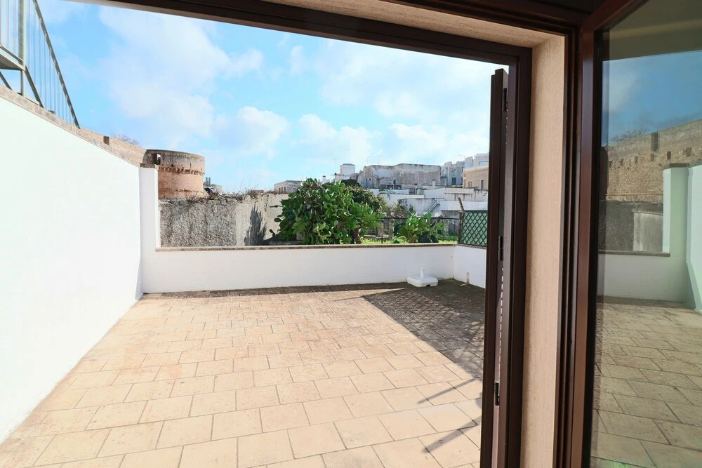 Flat Desirè Close To Beaches with Sight Castle, Terrace, Wi-Fi
